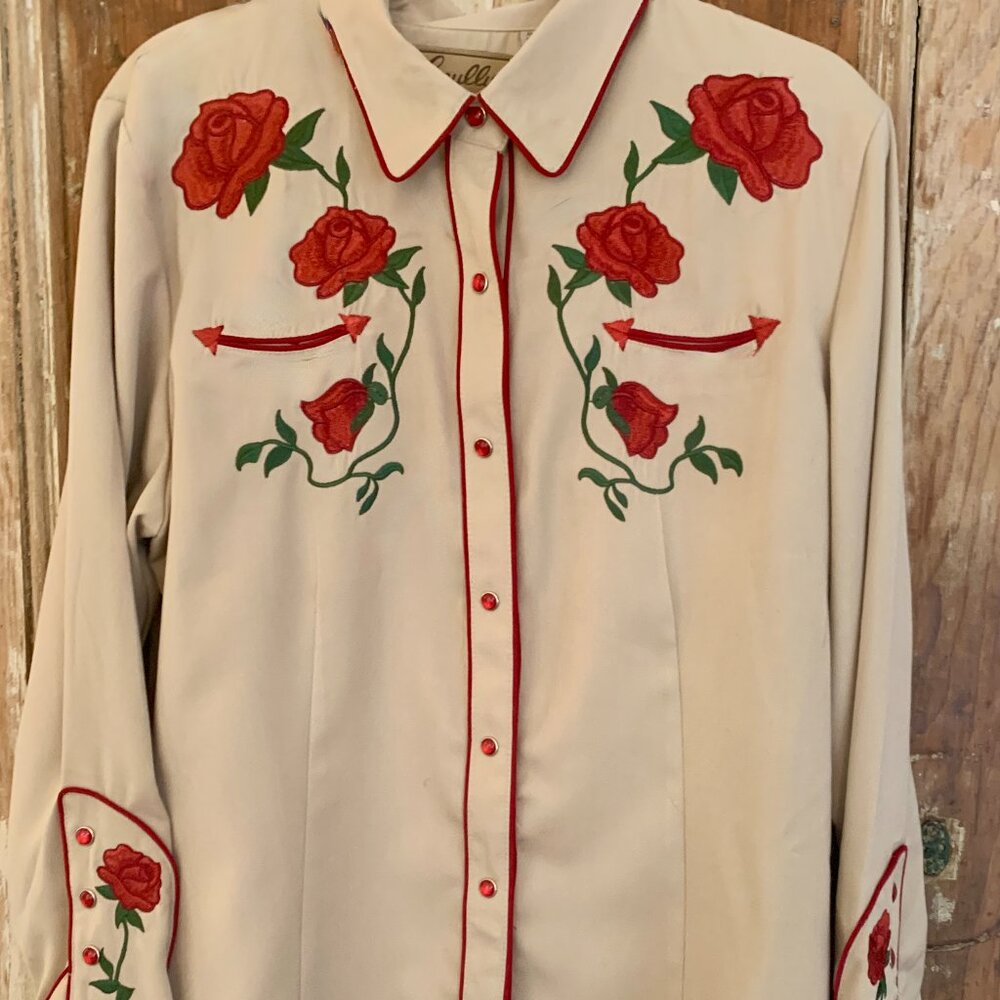 SCULLY WOMEN'S RED ROSE EMBROIDERED WESTERN SHIRT